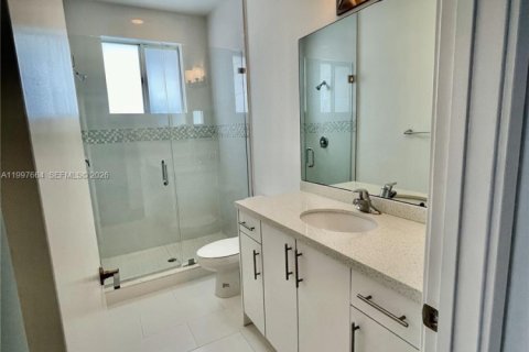 Adosado en alquiler en Miami, Florida, 3 dormitorios, 139.35 m2 № 2060875 - foto 5