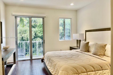 Adosado en alquiler en Miami, Florida, 3 dormitorios, 139.35 m2 № 2060875 - foto 6