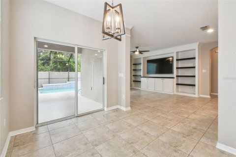House in Brandon, Florida 4 bedrooms, 270.62 sq.m. № 1812857 - photo 13