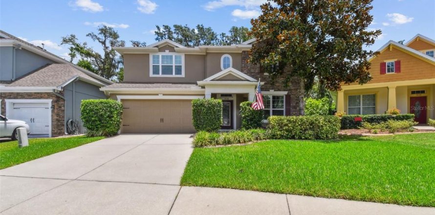 House in Brandon, Florida 4 bedrooms, 270.62 sq.m. № 1812857