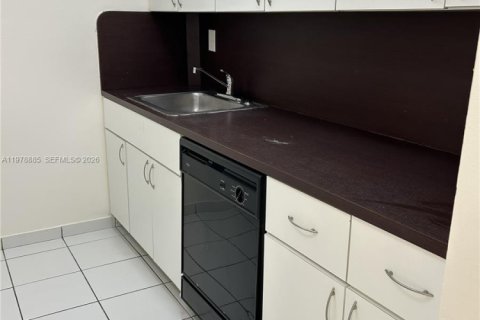 Copropriété à vendre à Miami Beach, Floride: 2 chambres, 81.29 m2 № 2046311 - photo 8