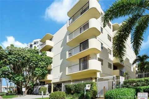 Condo à Miami Beach, Floride, 2 chambres  № 2046311