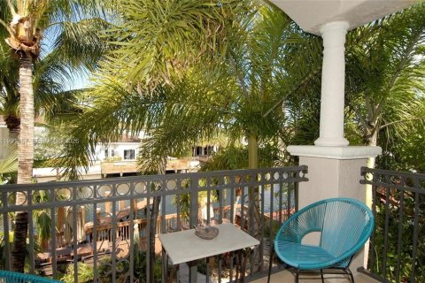 Townhouse in Hollywood, Florida 3 bedrooms, 265.61 sq.m. № 2055431 - photo 20