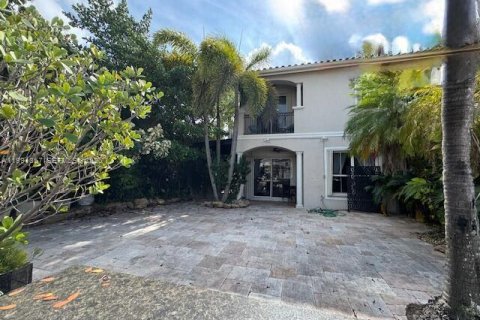 Townhouse in Hollywood, Florida 3 bedrooms, 265.61 sq.m. № 2055431