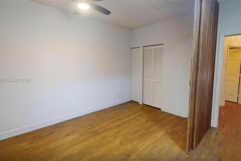 Townhouse in Hollywood, Florida 3 bedrooms, 265.61 sq.m. № 2055431 - photo 18