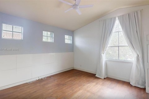 Townhouse in Hollywood, Florida 3 bedrooms, 265.61 sq.m. № 2055431 - photo 15