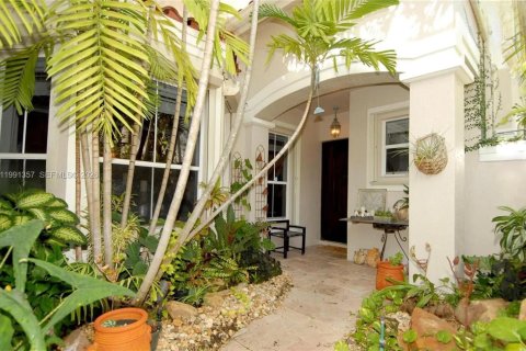 Townhouse in Hollywood, Florida 3 bedrooms, 265.61 sq.m. № 2055431 - photo 3