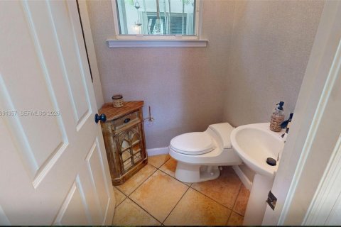 Townhouse in Hollywood, Florida 3 bedrooms, 265.61 sq.m. № 2055431 - photo 8