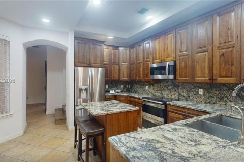 Townhouse in Hollywood, Florida 3 bedrooms, 265.61 sq.m. № 2055431 - photo 10