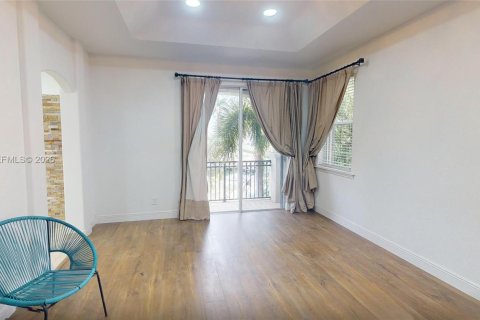 Townhouse in Hollywood, Florida 3 bedrooms, 265.61 sq.m. № 2055431 - photo 19