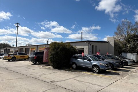 Immobilier commercial à louer à Tampa, Floride: 2950.3 m2 № 2214634 - photo 3