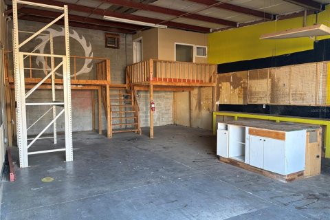 Immobilier commercial à louer à Tampa, Floride: 2950.3 m2 № 2214634 - photo 10