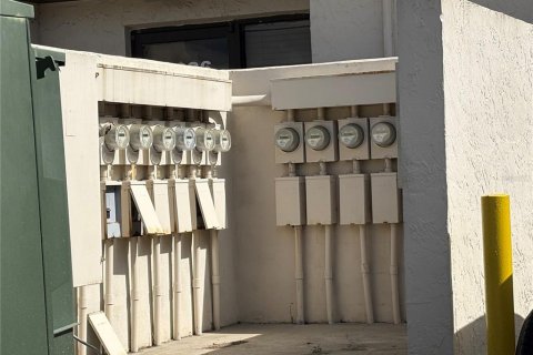 Immobilier commercial à louer à Tampa, Floride: 2950.3 m2 № 2214634 - photo 12