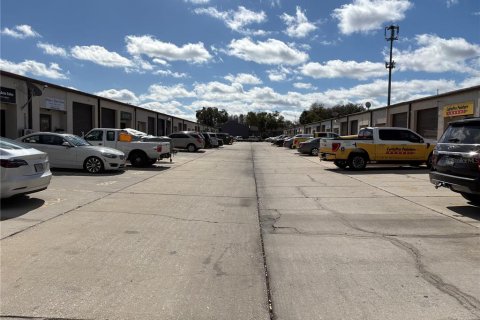 Immobilier commercial à louer à Tampa, Floride: 2950.3 m2 № 2214634 - photo 15