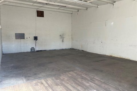 Immobilier commercial à louer à Tampa, Floride: 2950.3 m2 № 2214634 - photo 8