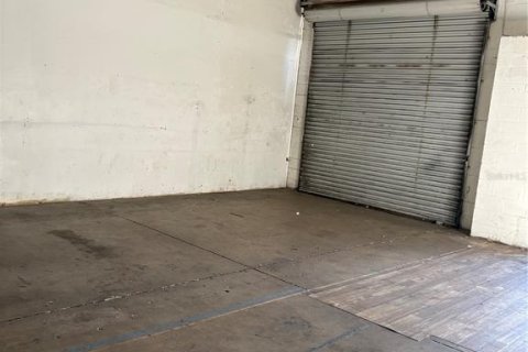 Immobilier commercial à louer à Tampa, Floride: 2950.3 m2 № 2214634 - photo 6