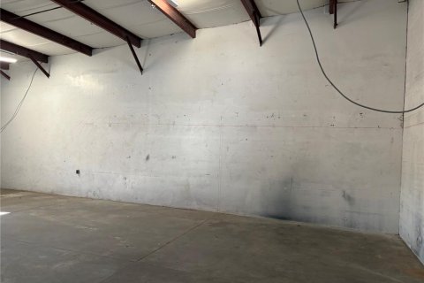 Immobilier commercial à louer à Tampa, Floride: 2950.3 m2 № 2214634 - photo 5