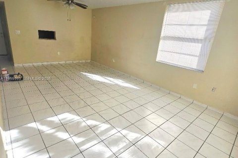 Снять в аренду кондоминиум в Хайалиа, Флорида 2 спальни, 92.53м2, № 2025814 - фото 6