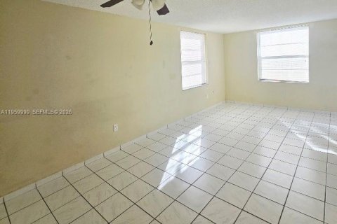 Снять в аренду кондоминиум в Хайалиа, Флорида 2 спальни, 92.53м2, № 2025814 - фото 5