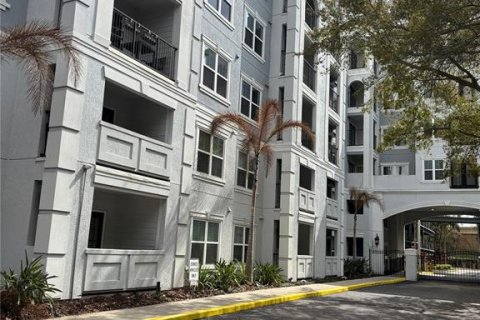 Condo in Orlando, Florida, 1 bedroom № 2098437 - photo 2