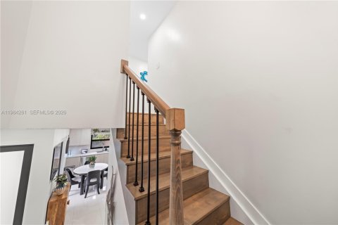 Condominio en venta en Hialeah, Florida, 3 dormitorios, 135.82 m2 № 2045647 - foto 14