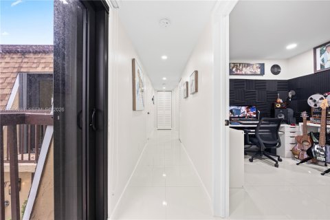 Condominio en venta en Hialeah, Florida, 3 dormitorios, 135.82 m2 № 2045647 - foto 21