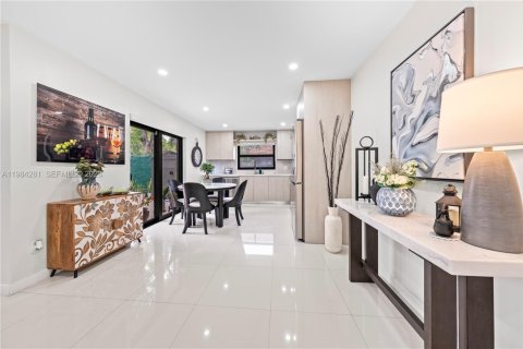 Condominio en venta en Hialeah, Florida, 3 dormitorios, 135.82 m2 № 2045647 - foto 6