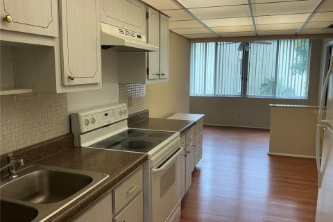 Copropriété à louer à Saint Petersburg, Floride: 1 chambre, 85.93 m2 № 2406470 - photo 6