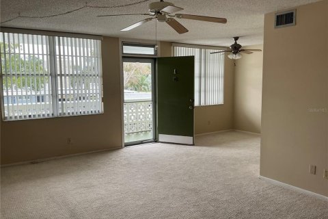 Copropriété à louer à Saint Petersburg, Floride: 1 chambre, 85.93 m2 № 2406470 - photo 5