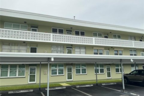 Copropriété à louer à Saint Petersburg, Floride: 1 chambre, 85.93 m2 № 2406470 - photo 2