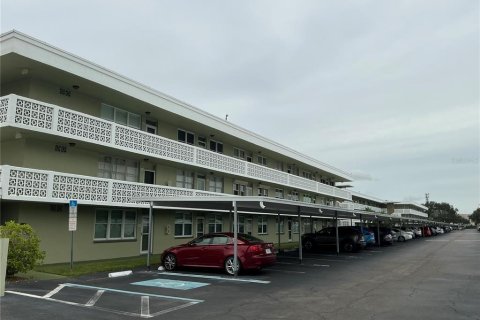 Copropriété à louer à Saint Petersburg, Floride: 1 chambre, 85.93 m2 № 2406470 - photo 3