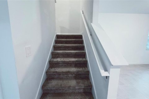 Casa en alquiler en Orlando, Florida, 5 dormitorios, 244.7 m2 № 2277213 - foto 24
