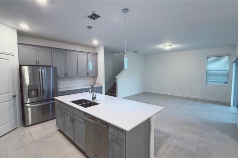 Casa en alquiler en Orlando, Florida, 5 dormitorios, 244.7 m2 № 2277213 - foto 5