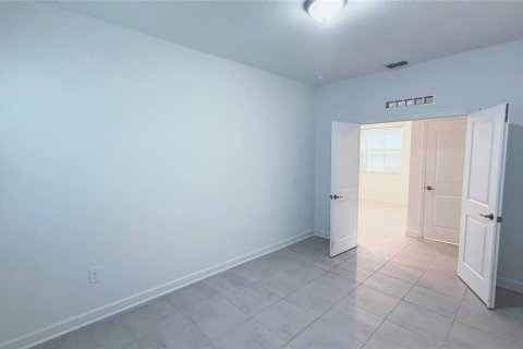 Casa en alquiler en Orlando, Florida, 5 dormitorios, 244.7 m2 № 2277213 - foto 17