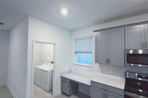 Casa en alquiler en Orlando, Florida, 5 dormitorios, 244.7 m2 № 2277213 - foto 21