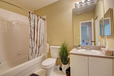 Condo in Boynton Beach, Florida, 3 bedrooms № 2265383 - photo 9