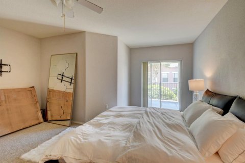 Condo in Boynton Beach, Florida, 3 bedrooms № 2265383 - photo 12