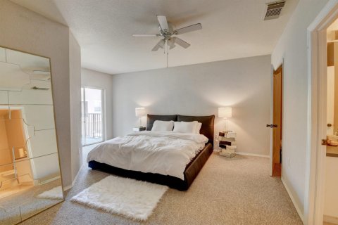 Condo in Boynton Beach, Florida, 3 bedrooms № 2265383 - photo 10