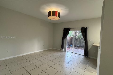 Купить таунхаус в Майами, Флорида 3 спальни, 144.74м2, № 1992553 - фото 8