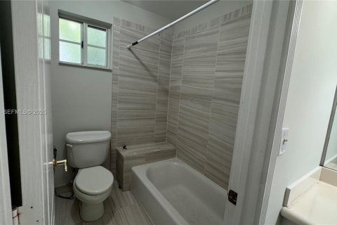 Купить таунхаус в Майами, Флорида 3 спальни, 144.74м2, № 1992553 - фото 15