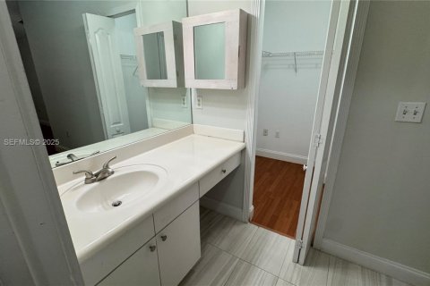 Купить таунхаус в Майами, Флорида 3 спальни, 144.74м2, № 1992553 - фото 16