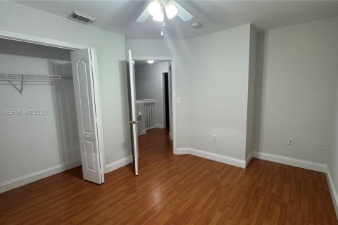 Купить таунхаус в Майами, Флорида 3 спальни, 144.74м2, № 1992553 - фото 25