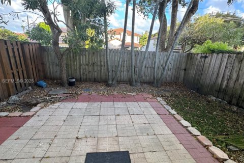 Купить таунхаус в Майами, Флорида 3 спальни, 144.74м2, № 1992553 - фото 27