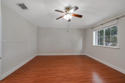 Купить таунхаус в Майами, Флорида 3 спальни, 144.74м2, № 1992553 - фото 30