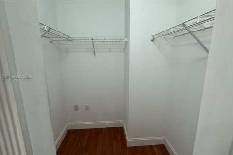 Купить таунхаус в Майами, Флорида 3 спальни, 144.74м2, № 1992553 - фото 17