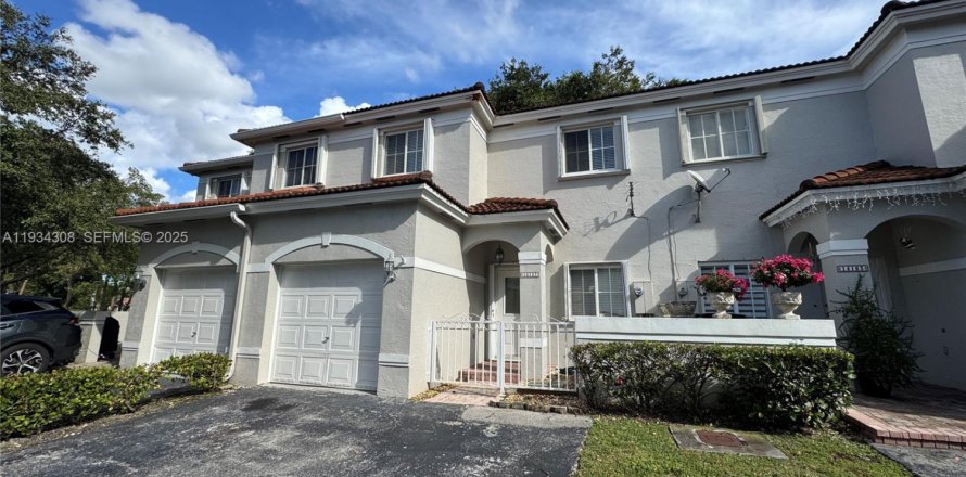 Таунхаус в Майами, Флорида 3 спальни, 144.74м2 № 1992553