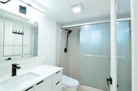 Copropriété à louer à Hialeah Gardens, Floride: 1 chambre, 80.82 m2 № 1957131 - photo 13