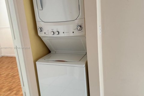 Снять в аренду кондоминиум в Майами, Флорида 3 спальни, 101.26м2, № 2006132 - фото 9