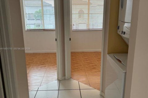 Снять в аренду кондоминиум в Майами, Флорида 3 спальни, 101.26м2, № 2006132 - фото 7