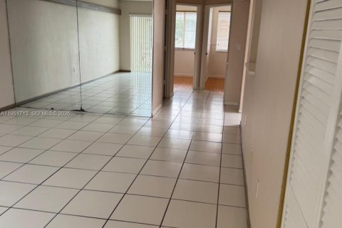 Снять в аренду кондоминиум в Майами, Флорида 3 спальни, 101.26м2, № 2006132 - фото 6